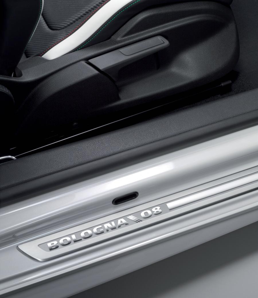  Volkswagen Scirocco Concept R 2008 года  (фото 2 из 7)